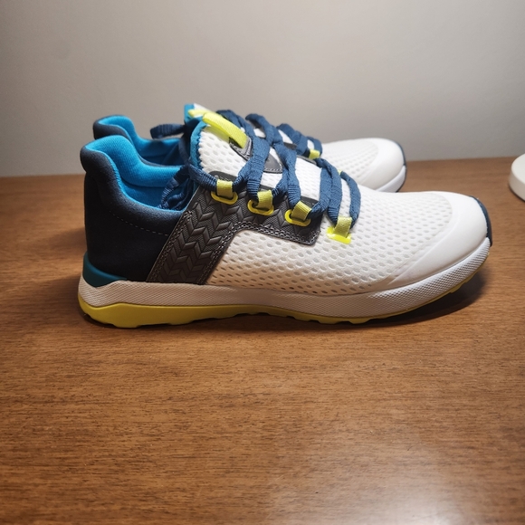 OluKai Wailuku Womens Athletic Shoes Size 7 - Picture 9 of 11